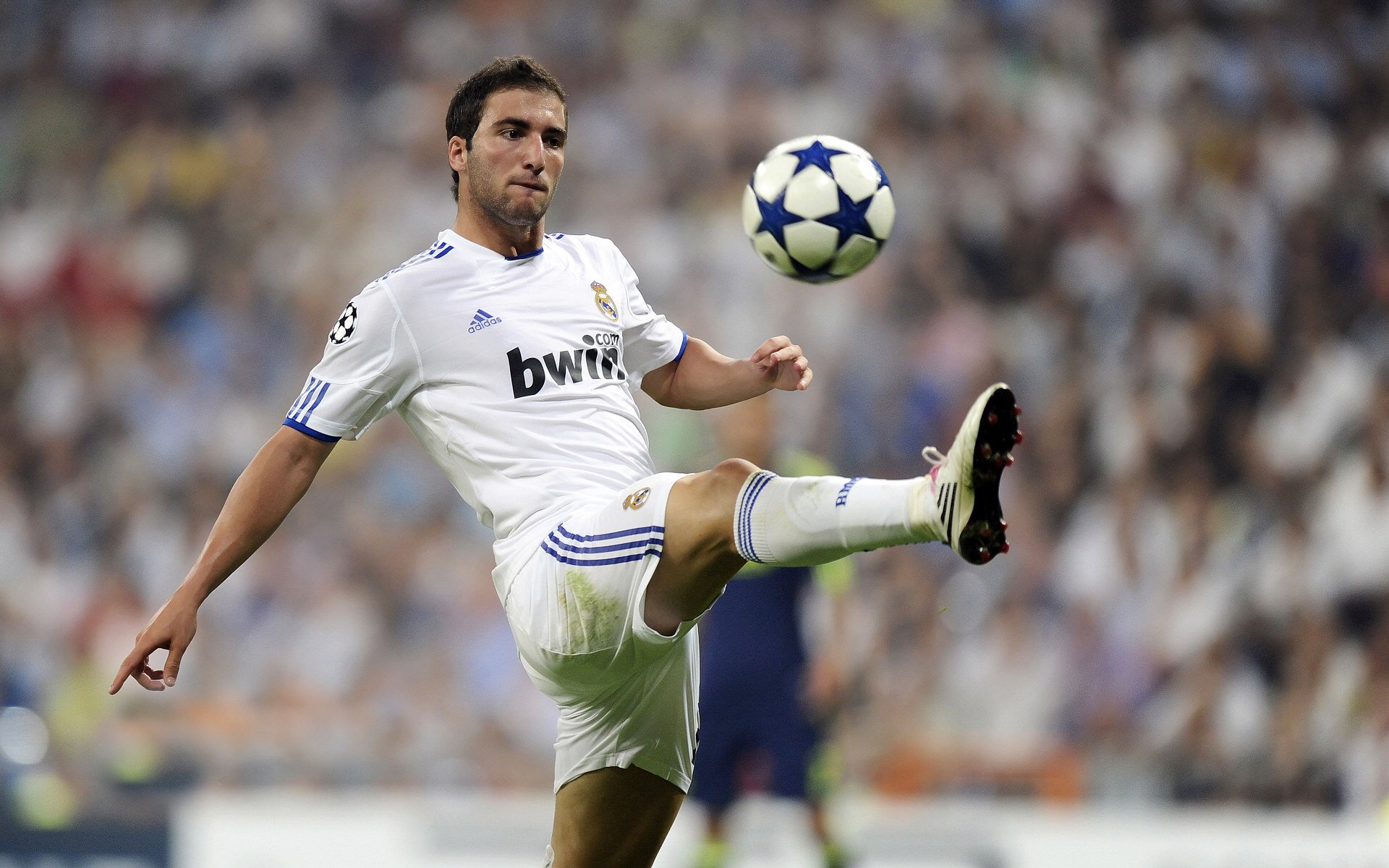 开云体育登陆入口-【逆转奇迹】比赛中逆境翻盘的精彩瞬间,经典逆转比赛